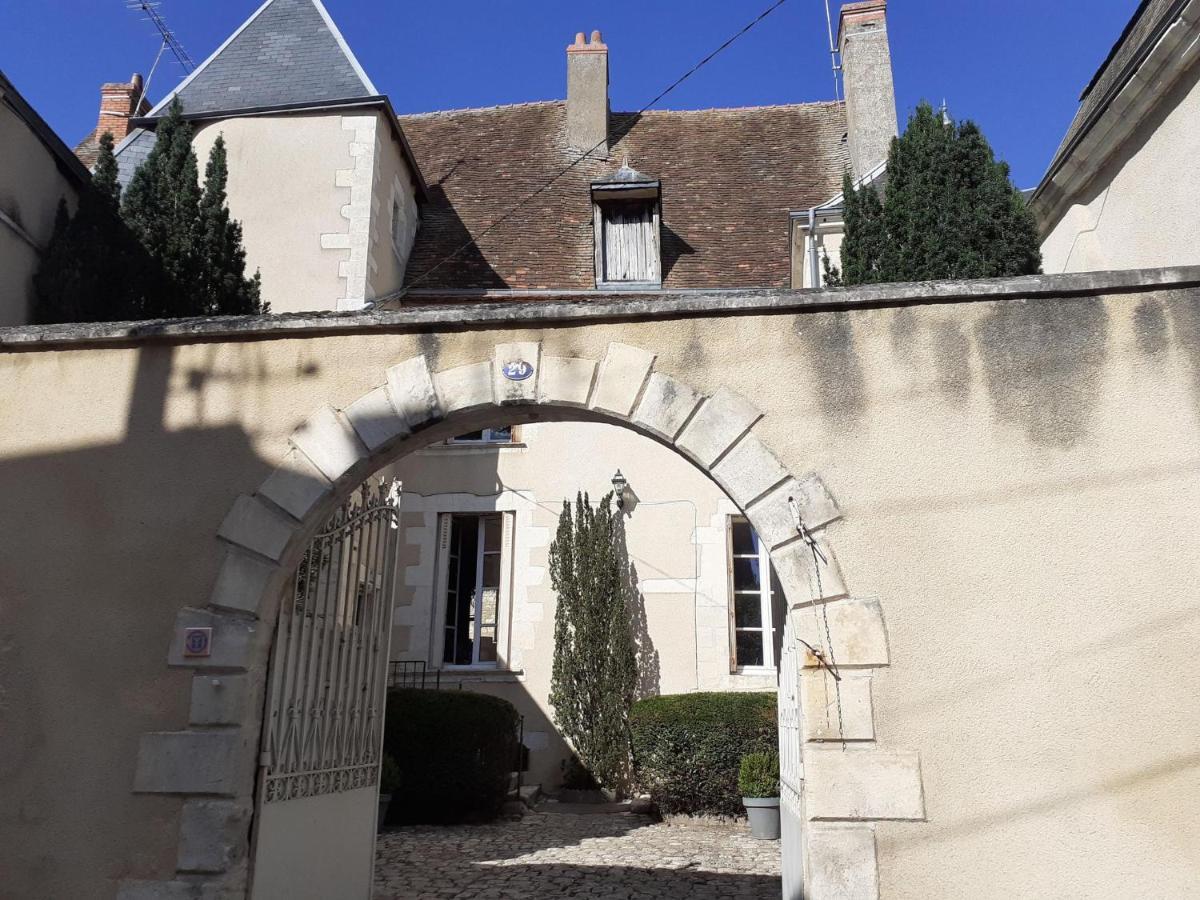 Le Logis De Saint Cyr Aparthotel Issoudun Buitenkant foto