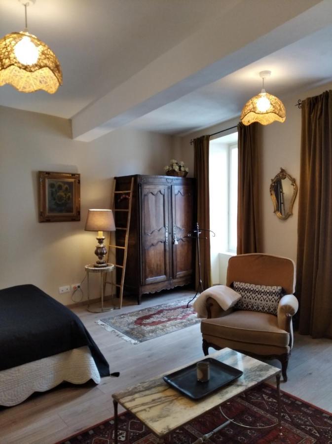 Le Logis De Saint Cyr Aparthotel Issoudun Buitenkant foto