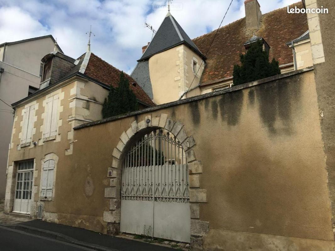 Le Logis De Saint Cyr Aparthotel Issoudun Buitenkant foto
