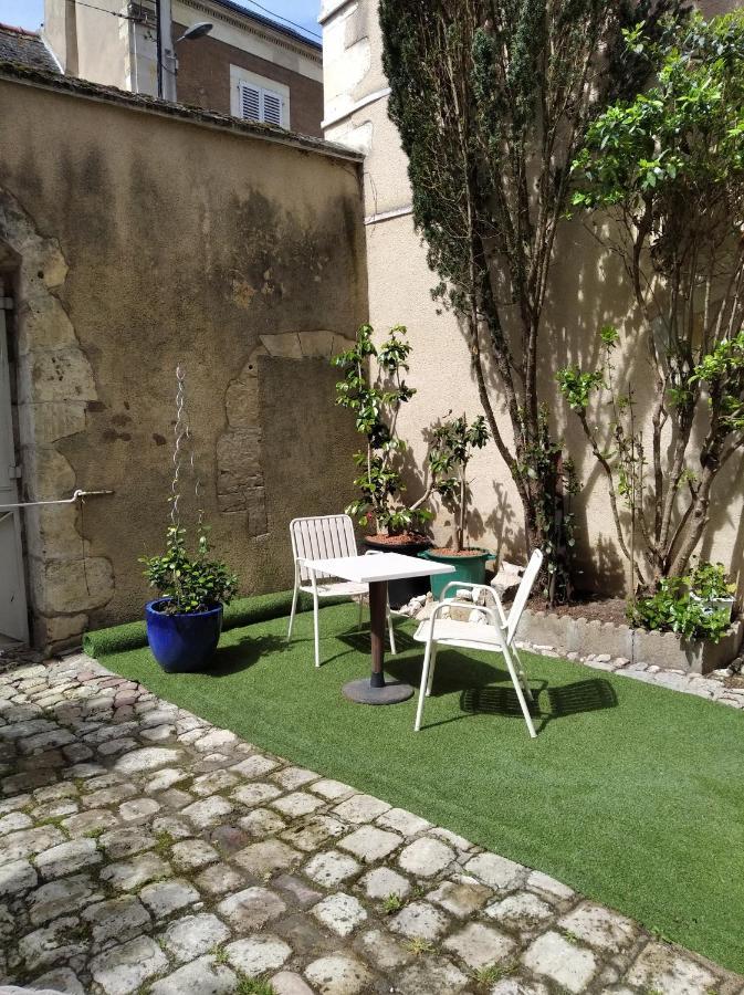 Le Logis De Saint Cyr Aparthotel Issoudun Buitenkant foto