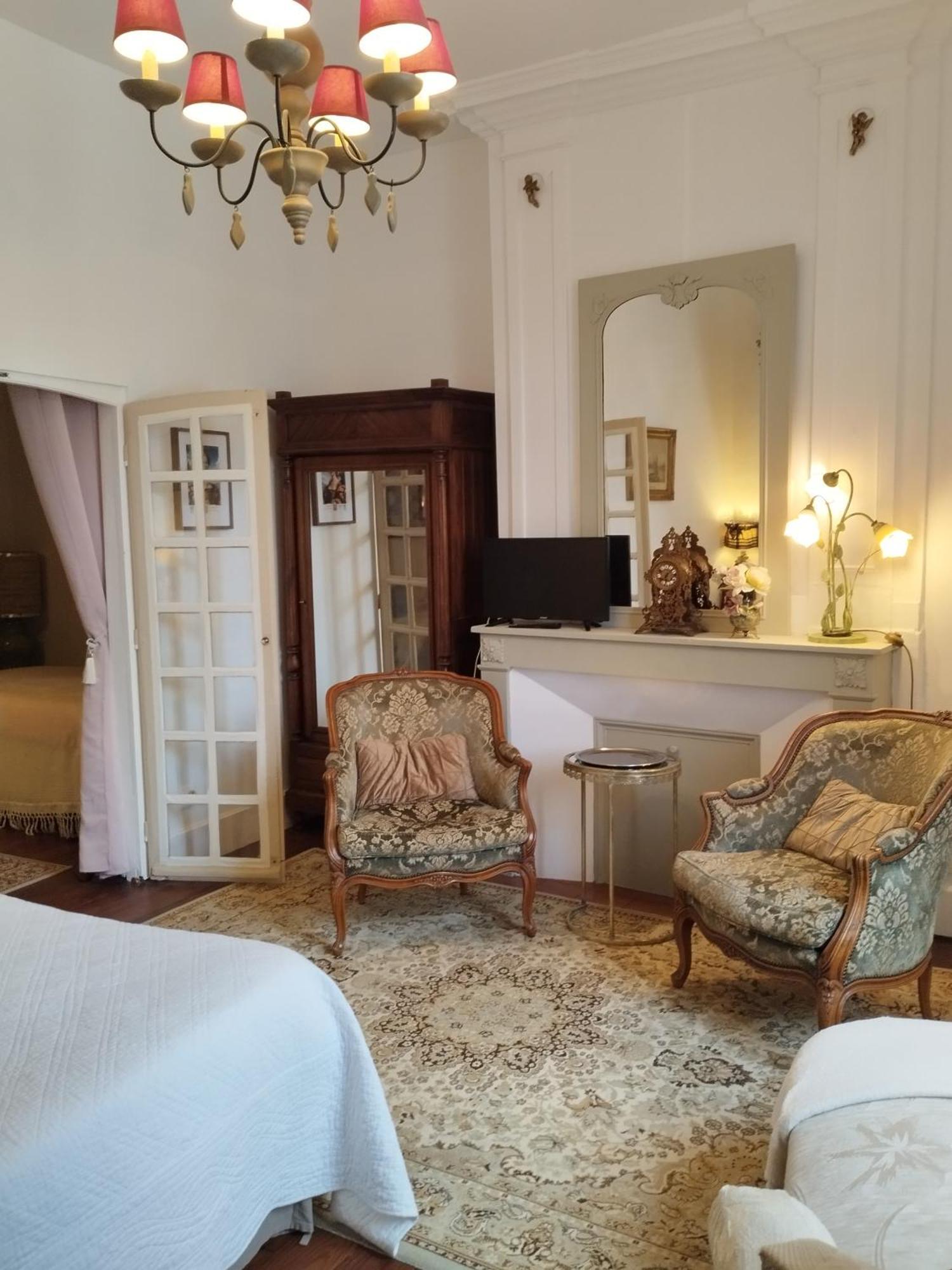 Le Logis De Saint Cyr Aparthotel Issoudun Buitenkant foto